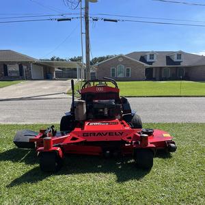 Cortacésped Comercial de Servicio Pesado Gravely con Motor de Gasolina de 2 Tiempos, Giro Cero, Alto Rendimiento para Paisajismo y Largas Horas de Trabajo - Product Image 4