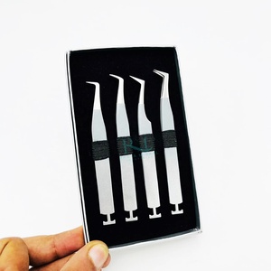 Pince à cils en acier inoxydable à pointe argentée, avec grip uni/conception de base personnalisée, pour extensions de cils, emballage en boîte cartonnée - Product Image 3