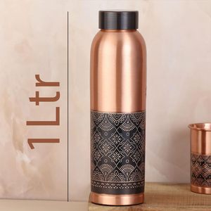 Bouteille d'eau ayurvédique en cuivre pur à 100 %, faite à la main, traditionnelle, pour une vie saine, à la maison, au bureau et en voyage - Product Image 4