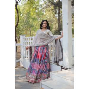 Faux Georgette imprimé numérique avec fil à paillettes lourd travail brodé Lehenga choli - Product Image 6