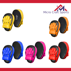 Équipement professionnel de boxe : Palettes de frappe en cuir personnalisées pour l'entraînement de boxe et d'arts martiaux – Qualité pakistanaise - Product Image 2