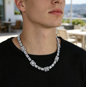 Collier chaîne à maillons géométriques en zircon micro-incrusté, avec pendentif carré et rond brillant, idéal pour les soirées - Product Image 1