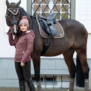 Tapis de selle léger et performant pour chevaux, avec design respirant et durable, idéal pour la pratique active de l'équitation - Product Image 4