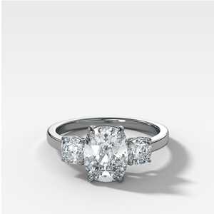 Bagues de fiançailles personnalisées à 3 pierres en diamant de laboratoire taille coussin de 5 carats, en or massif 14K 18K, serties à griffes, bijoux de mariage, vente en gros fabricant - Product Image 3