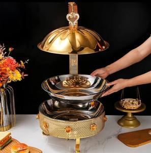 Plats à réchaud métalliques de haute qualité, compatibles avec divers types de combustibles, offrant des options de chauffage flexibles. - Product Image 3