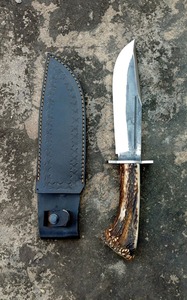 Couteau de chasse artisanal, lame en acier carbone, pointe tombante, manche en bois de cerf, étui en cuir, outil EDC pour l'extérieur - Product Image 3