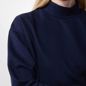 Sudadera de alta calidad para mujer, de uso diario, de forro polar, con logotipo personalizado, color marfil liso, cuello simulado, estilo oversize y peso pesado. - Product Image 5