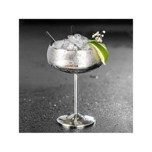 Copa de Vino de Metal Negro Mate de Lujo con Interior de Cobre, Elegante Copa para Bar, Bodas, Fiestas, Cócteles - Product Image 5