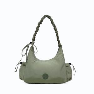 Sac à bandoulière Crinkle Premium Fashion avec fermeture éclair, sangle réglable, rangement multi-poches, résistant à l'eau, grand format pour voyage et extérieur - Product Image 2