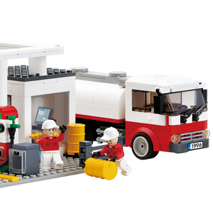 OXFORD TOWN GAS STATION Urban Fuel Service Building <b>Blocks</b> Car Refueling Scene ABS <b>Plastic</b> Hands-On Assembly Educational Toy - Product Image 3