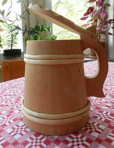 Verre à bière artisanal en bois de genévrier avec couvercle : Décoration rustique suédoise - Product Image 5