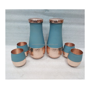 Botella de agua de cobre puro diseñada para uso diario que apoya el equilibrio natural de la hidratación y los hábitos de bienestar. - Product Image 1