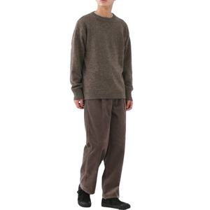 Fabricante de prendas de punto, diseño personalizado con logotipo OEM, suéter de invierno de punto con letras jacquard en contraste de alta calidad para hombre - Product Image 3