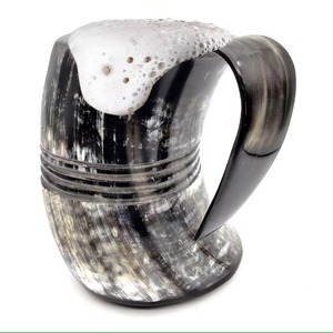 Taza ecológica de cuerno de búfalo con vaso extraíble – Taza de estilo medieval para beber cerveza y vino, ideal para regalo - Product Image 1