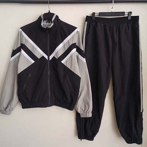 Conjunto de Dos Piezas para Hombre, Chaqueta Cortavientos Transpirable de Alta Calidad Estilo Urbano Vintage, Pantalones Cortos Impermeables con Logotipo Personalizado, Nuevo Diseño de Verano - Product Image 6