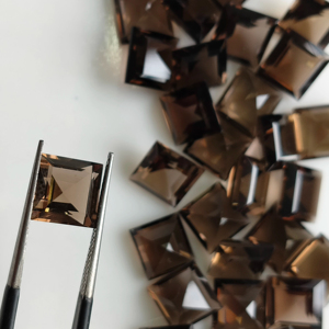 ควอตซ์สโมคกี้ธรรมชาติ 9 มม. ทรงสี่เหลี่ยมเจียระไนแบบสเต็ปคัท คุณภาพดีที่สุด พลอยเม็ดเดี่ยวสำหรับทำเครื่องประดับและสร้อยคอ - Product Image 1