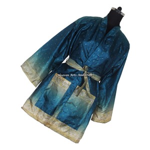 KS003 Kimono Corto de Seda Bohemio Vintage, Estilo Boho Gitano, Hecho con Seda de Sari Reciclada, Túnica Corta, Ropa de Dormir para Mujer - Product Image 6