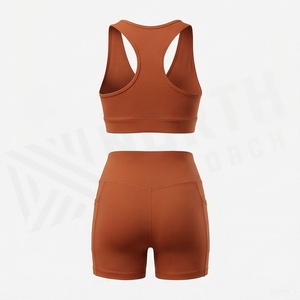 Conjunto de yoga de 2 piezas para mujer, sujetador deportivo con espalda cruzada y cuello en V, pantalones cortos de cintura alta - Product Image 2
