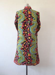 Nouvelle collection de veste brodée fluorescente Suzani, robe kimono oversize d'hiver, long manteau indien en velours multicolores - Product Image 4
