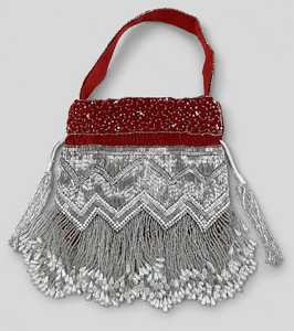 Bolso Potli de Diseño con Flecos Hechos a Mano en Rojo Escarlata y Plateado, con Cadenas, para Fiestas Nocturnas - Product Image 1