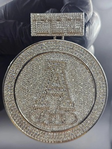 Colgante de Lujo Totalmente Engastado con Iniciales Personalizadas, Medallón de Plata de Ley S925 con Moissanita, Amuleto de Hip Hop - Product Image 3