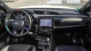 NUEVA Camioneta Doble Cabina HI LUX GR SPORT 4X4 2025, Motor 2.8L Turbo Diésel, Bajo Kilometraje, Lista para Enviar, Volante a la Izquierda/Derecha, Lista para Exportar - Product Image 6