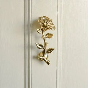 Gancho de Pared de Hierro Resistente |   Colgador Metálico Floral de 5 Niveles |   Percha Decorativa Dorada Antióxido |   Venta al por mayor - Product Image 2