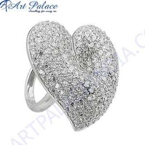 Anillo fino de plata con piedras preciosas de circonitas cúbicas estilo corazón oscilante - Product Image 1