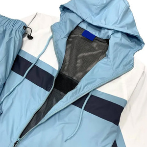 ชุดกันลมกันน้ำไนลอนพรีเมียม 100% สำหรับผู้ชายและผู้หญิง ปักโลโก้ตามสั่ง น้ำหนักเบา สไตล์สตรีทแวร์สำหรับฤดูใบไม้ผลิ - Product Image 3