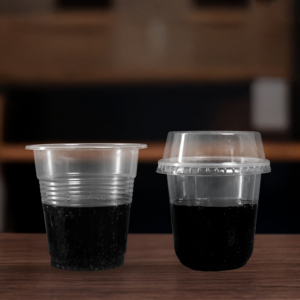 Vaso Desechable Transparente Redondo de Plástico PP de 95 mm de Diámetro con Tapas para Bebidas, Café, Té, Jugo - Product Image 6