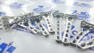 Juego de tornillos y placas de bloqueo volar para radio distal de alta calidad SS 316L, 2-10 orificios, izquierda/derecha, 92 piezas, modelo manual ORTHO ZE ORZ-OP-0010 - Product Image 5