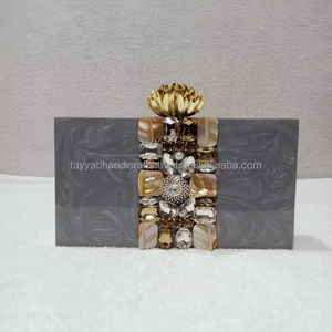 Bolso de mano de noche de resina con piedras adornadas de amor Artificial a la moda para monederos de fiesta de boda para mujer de Tayyab Handicraft - Product Image 2