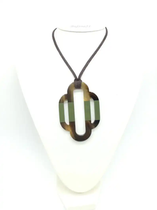 Collier Pendentif Rond Façonné à la Main en Corne de Buffle Écologique Style Animalier, Idéal pour les Fêtes, Artisanat Naturel FAIZA CRAFT FC-1920 - Grande Vente - Product Image 5