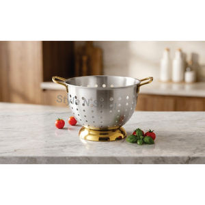 Passoire de cuisine en acier inoxydable City Colander avec poignée dorée, bol de service perforé pour pâtes, légumes et fruits - Product Image 1