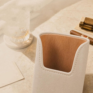 Estuche de puros de cuero de lujo con cortador integrado y artesanía en cuero genuino para amantes de los puros, en venta. - Product Image 4