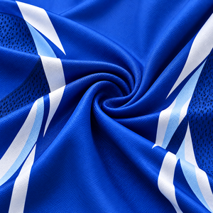 Uniforme de football personnalisable bleu cobalt et blanc, maillot et short de football sublimés avec logo personnalisé - Product Image 6