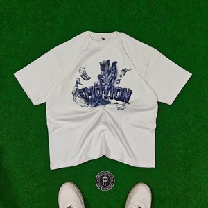 T-shirt blanc pour homme à manches courtes et col rond, imprimé DTF bleu, en jersey de coton, style streetwear décontracté - Product Image 1