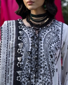 Salwar Kameez pour femmes au design élégant, viscose de qualité supérieure, séchage rapide, évacuation de l'humidité, sans plis, pour les occasions spéciales, WS International - Product Image 2