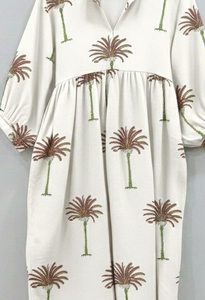 เดรสสั้นสไตล์โบฮีเมียนสำหรับฤดูร้อน ผู้หญิง สาวๆ คอวี ผูกเชือก ผลิตจากผ้าฝ้าย 100% เป็นมิตรกับสิ่งแวดล้อม ลายดอกไม้ ทรงเอไลน์ - Product Image 2