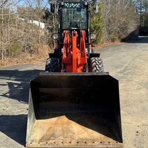 Cargadora de Ruedas Kubota R540, Cargadora Frontal, Motor Potente de Uso Pesado, Alta Capacidad de Elevación, Eficiente en Consumo de Combustible, Rodamientos Duraderos - Product Image 6