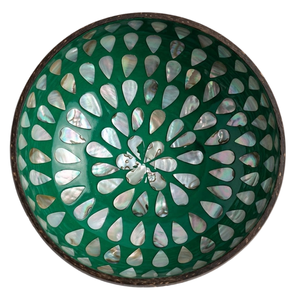 Bol en coquille de noix de coco avec motif décoratif sculpté, finition écologique, texture polie élégante pour cuisines - Product Image 2