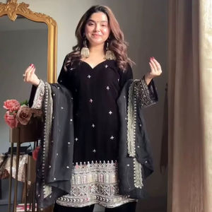 ชุดสัลวาร์ผ้ากำมะหยี่อินเดียปากีสถาน ดีไซน์ทันสมัย ลวดลายพิเศษสำหรับผู้หญิง  ชุดออกงาน ชุดแต่งงาน ชุดลำลอง  คอลเลคชั่นใหม่ล่าสุด - Product Image 1