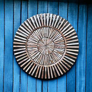 Assiette de présentation en métal au design élégant avec finition mosaïque, idéale pour la maison et les restaurants haut de gamme, à prix raisonnable, en provenance d'Inde. - Product Image 5