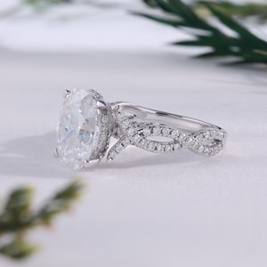 Anillo de Compromiso con Diamante Cultivado en Laboratorio de Corte Ovalado, Clásico, en Oro Blanco, con Banda Pavé Infinita, Anillos de Boda, Joyería Fina - Product Image 2