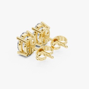 Boucles d'oreilles clous en diamant de laboratoire taille ovale 2.10 carats, or jaune 9K, solitaire 4 griffes, vente en gros OEM, bijoux fins - Product Image 2