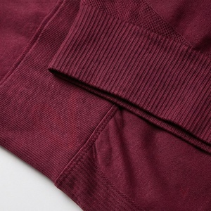 Conjunto de Yoga sin Costuras Color Borgoña para Mujer, 2 Piezas, Top Corto con Espalda Cruzada y Leggings de Cintura Alta - Product Image 5