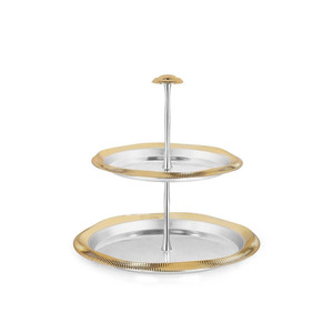 Élégant support à gâteau à deux niveaux en argent et or, avec des bords texturés, une tige centrale cannelée et une poignée supérieure assortie pour le service - Product Image 1