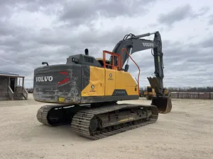 Excavadora Volvo EC220EL de Alta Calidad, 1000 Toneladas, Capacidad de Cucharón de 8m, con Motor, Caja de Cambios, Bomba y PLC - Product Image 3