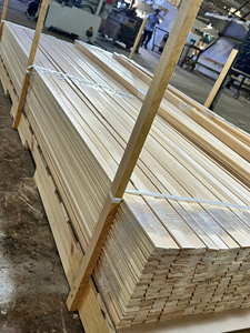 Moulures en Noyer Modernes et Élégantes pour Murs, Plafonds, Portes et Meubles – Corniches et Plinthes de Haute Qualité - Product Image 3