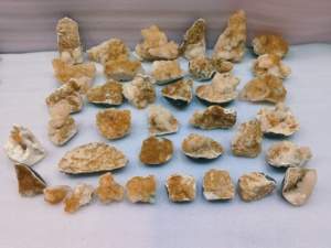 Calcite Jaune Naturelle Magnifique avec Stilbite – Lot de Minéraux Premium – Collection de Cristaux – Décoration – Guérison – Cadeau - Product Image 2
